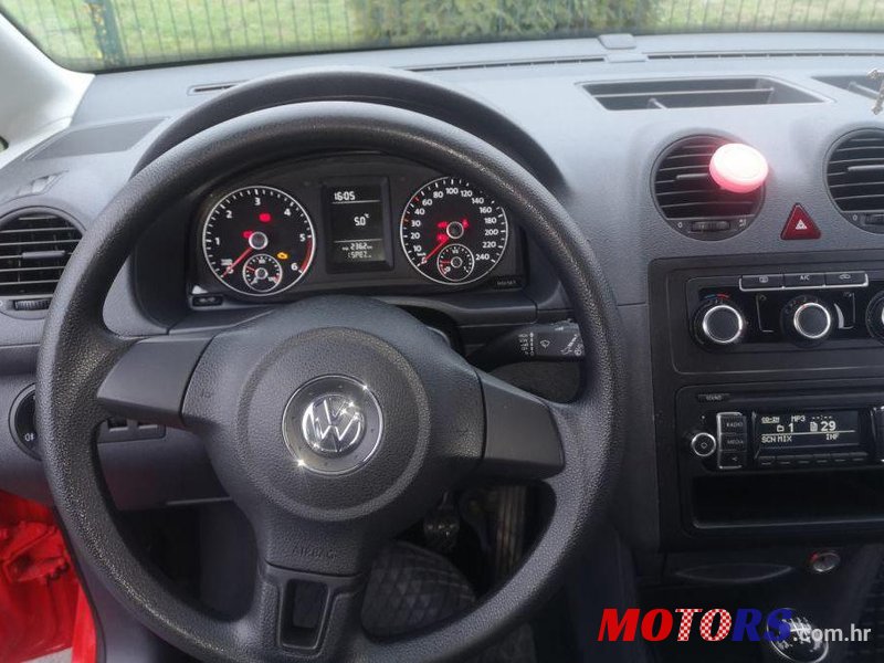 2013' Volkswagen Caddy photo #5