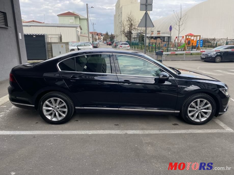 2016' Volkswagen Passat photo #5