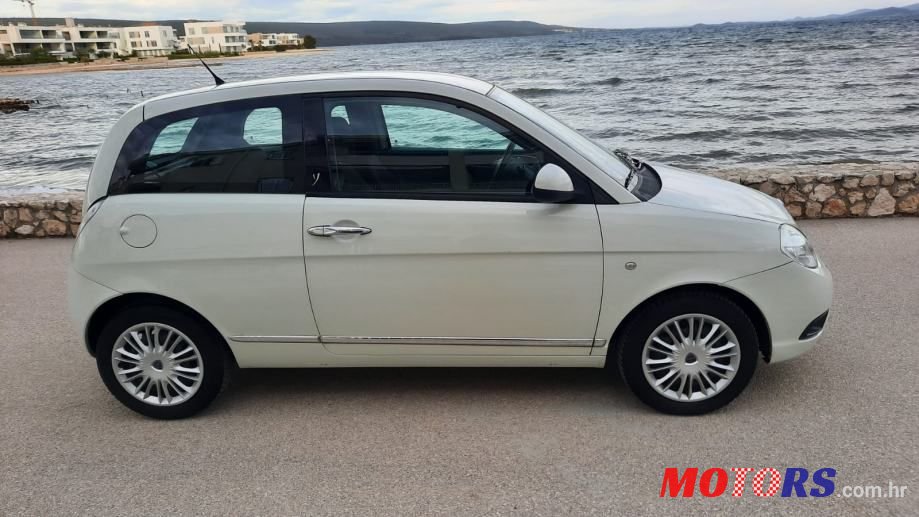 2009' Lancia Y photo #5