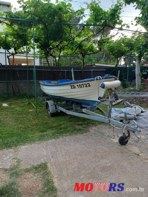 1989' Adria Pasara photo #1