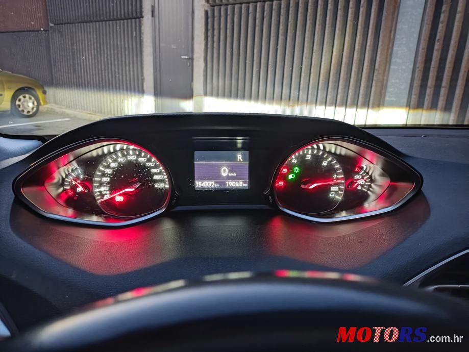 2016' Peugeot 308 Sw photo #2