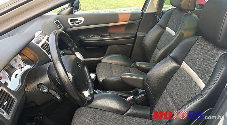 2006' Peugeot 307 Sw photo #1