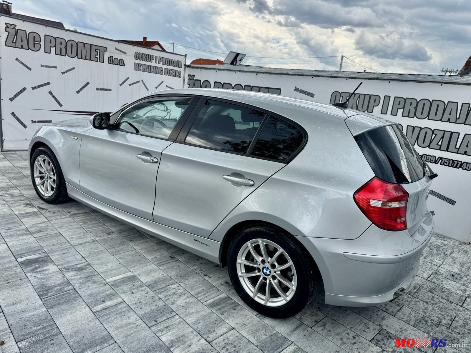 2010' BMW Serija 1 118D photo #4