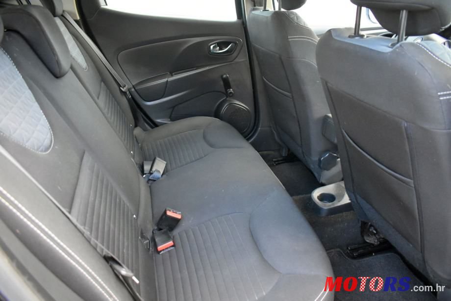 2014' Renault Clio photo #6