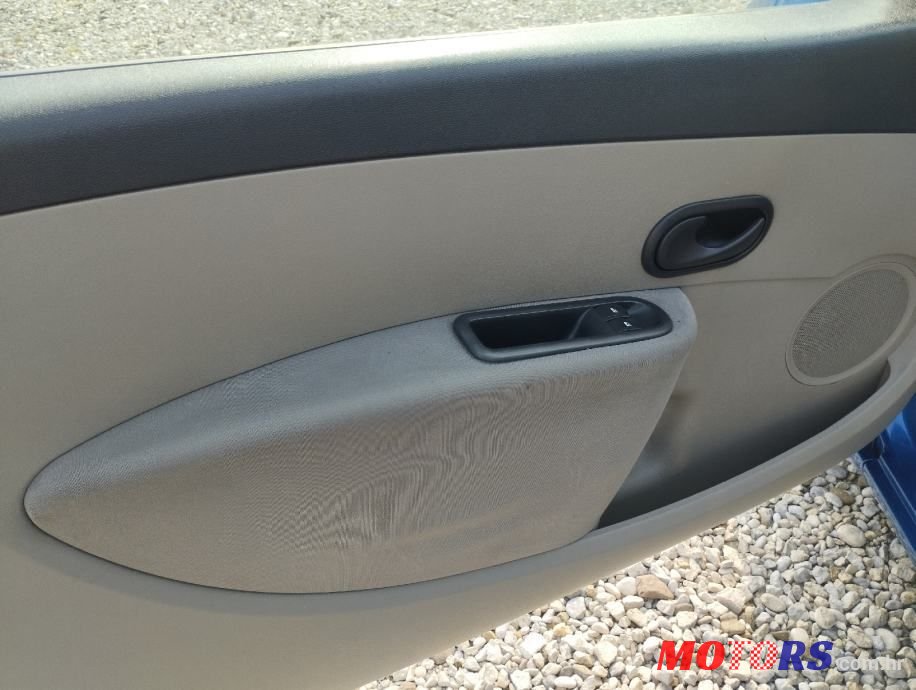 2006' Renault Clio 1,5 Dci photo #5