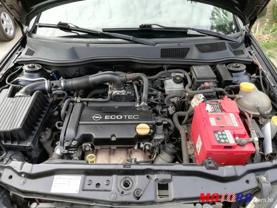 2008' Opel Astra photo #4