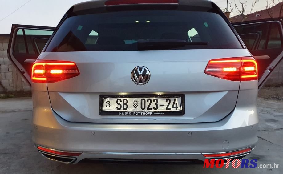 2015' Volkswagen Passat Variant photo #4