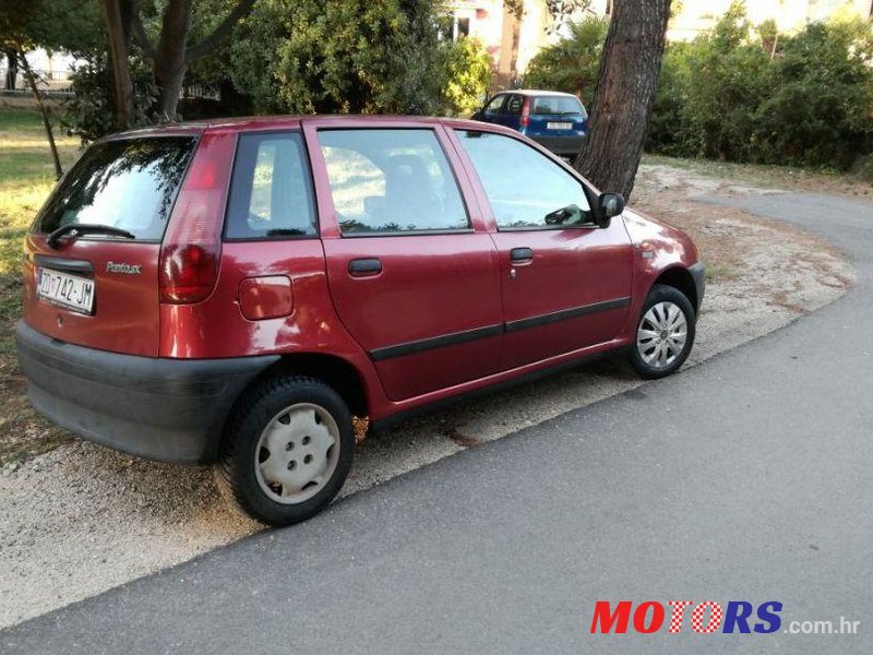1999' Fiat Punto 55 photo #1