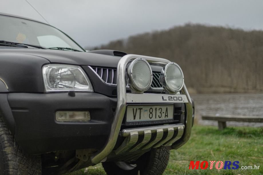 2003' Mitsubishi L200 Pick-Up photo #3