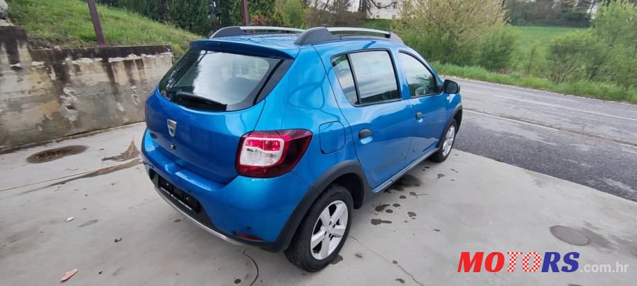 2016' Dacia Sandero photo #3