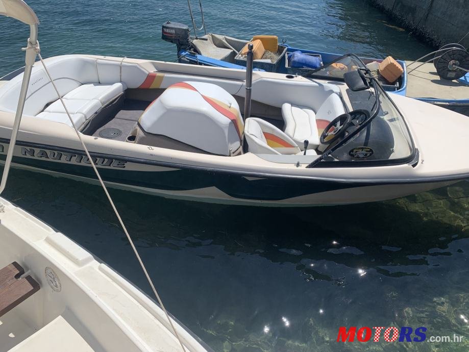 2000' Correct Craft Ski Nautique photo #1