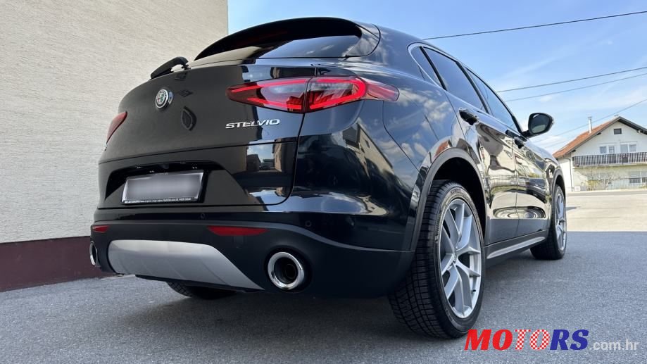 2017' Alfa Romeo Stelvio 2,2 Diesel photo #3
