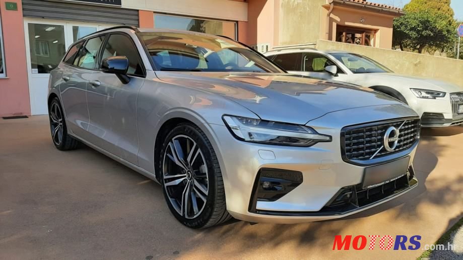2021' Volvo V60 D4 R-Design photo #2