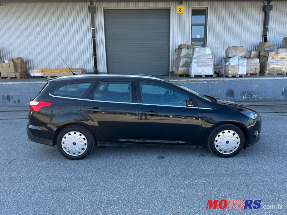 2013' Ford Focus Karavan photo #5