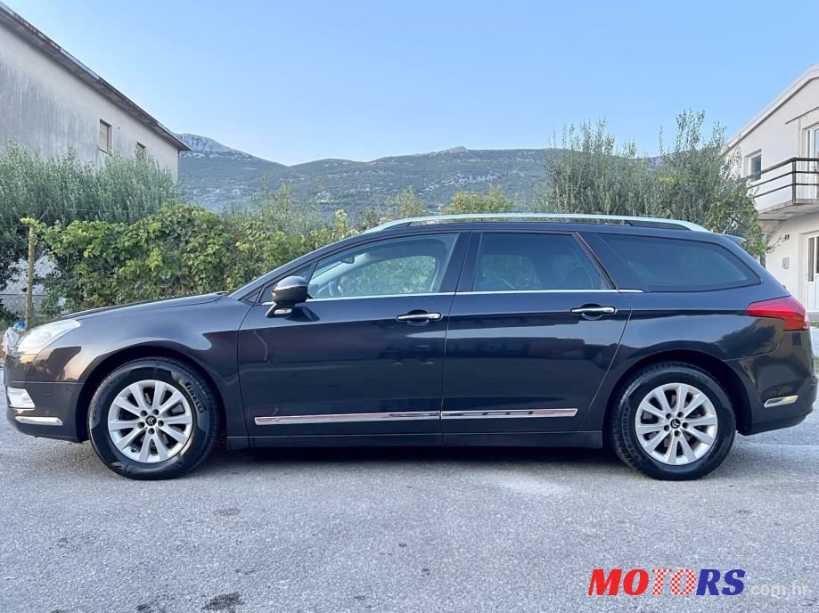 2013' Citroen C5 Break photo #6