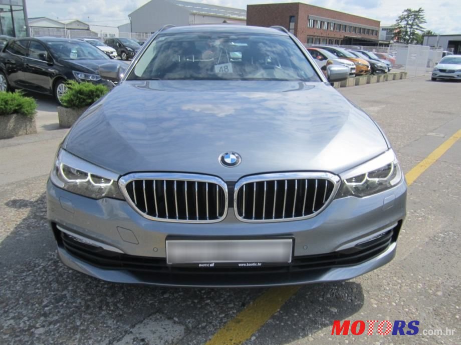 2017' BMW Serija 5 Touring 520D photo #2