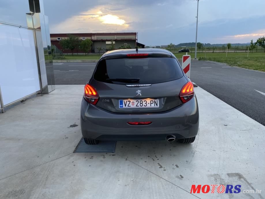 2019' Peugeot 208 photo #6