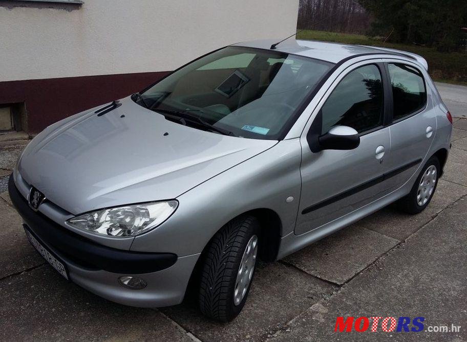 2004' Peugeot 206 206 1,4 Hdi photo #2