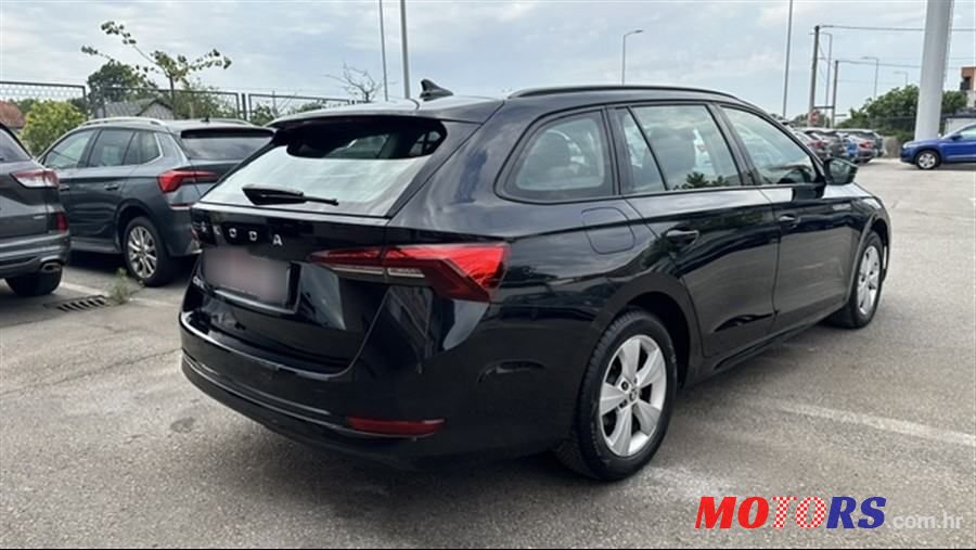 2022' Skoda Octavia Combi photo #5