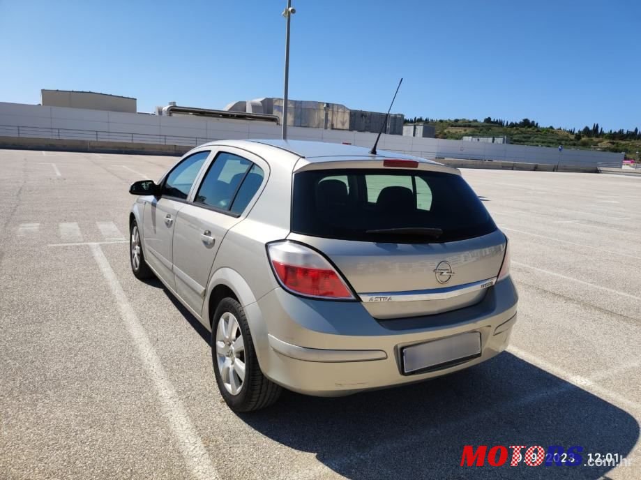 2006' Opel Astra 1,7 Cdti photo #5