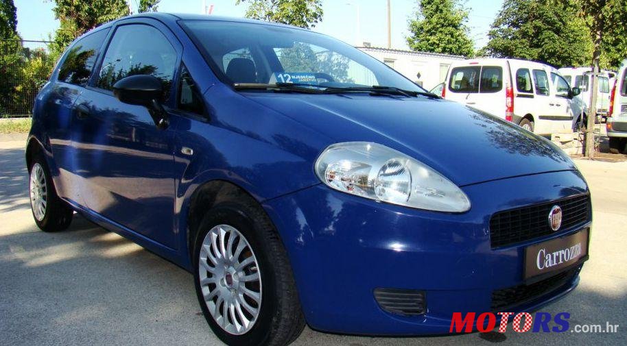2011' Fiat Grande Punto 1,3 Jtd photo #1