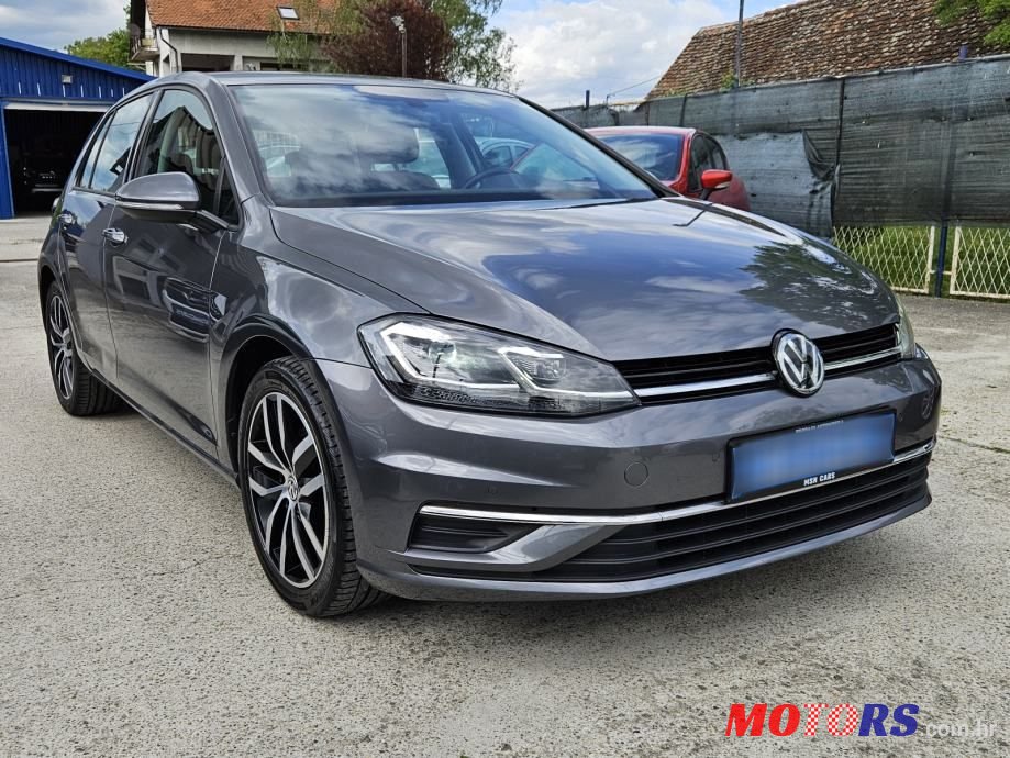 2020' Volkswagen Golf VII 1.6 Tdi photo #3