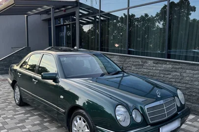 1999' Mercedes-Benz E-Klasa 220