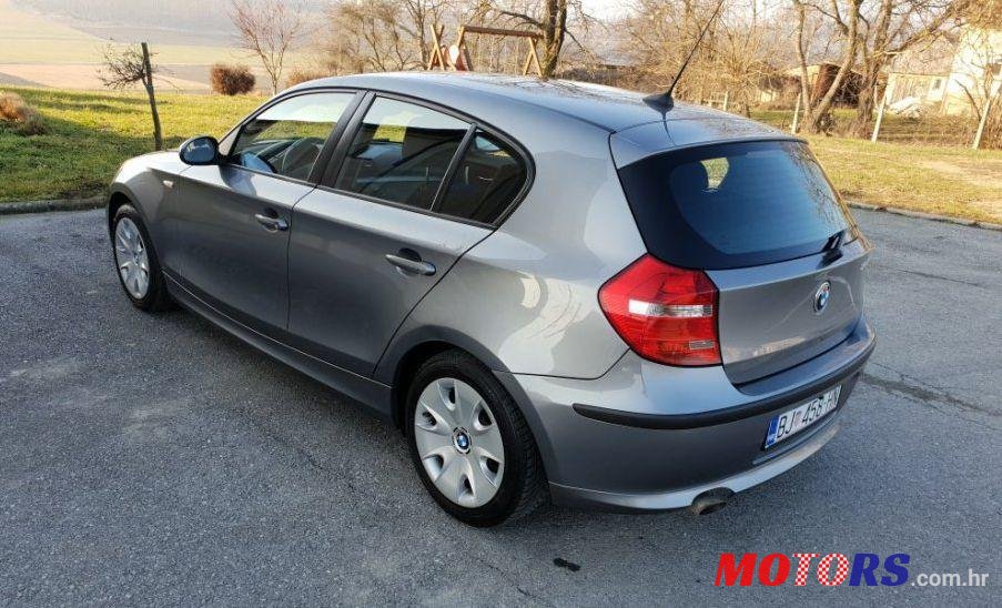 2009' BMW Serija 1 118D photo #2