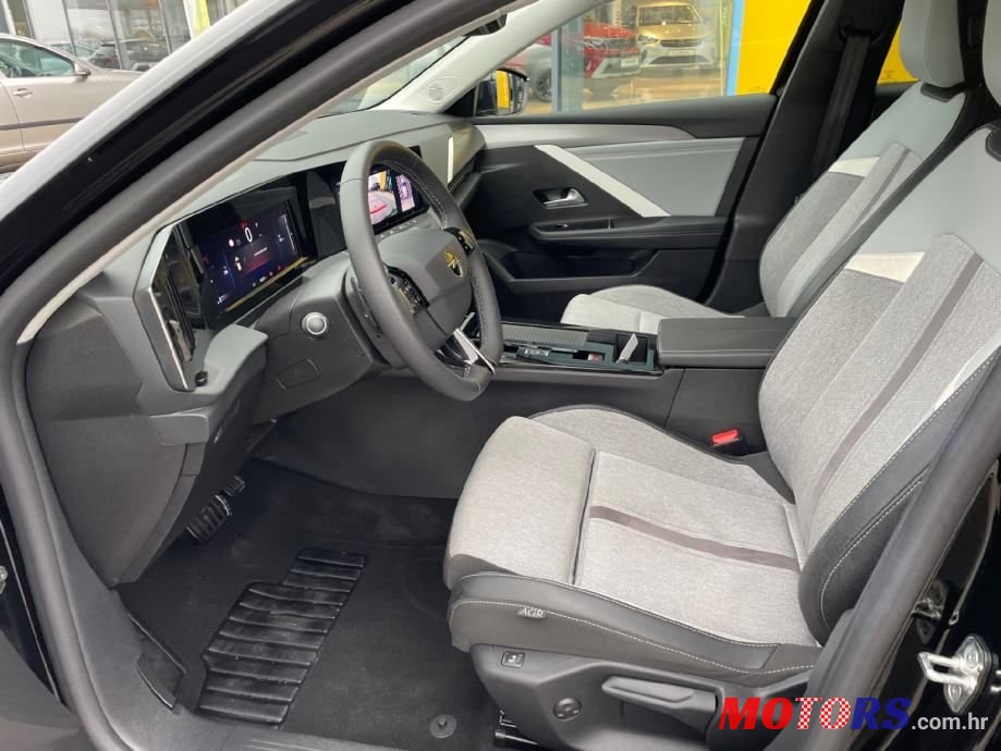 2022' Opel Astra Elegance 1.5D photo #6