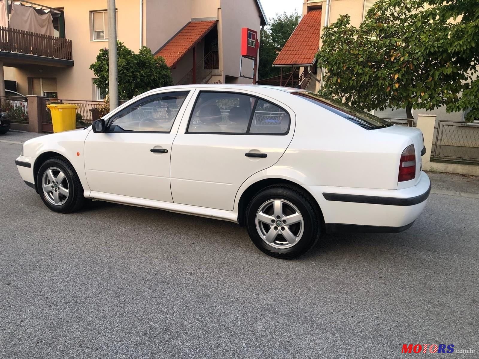 2001' Skoda Octavia 1,6 photo #4