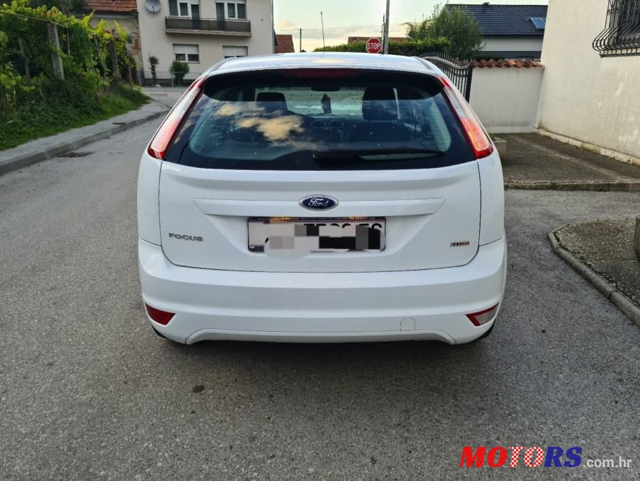 2011' Ford Focus photo #5