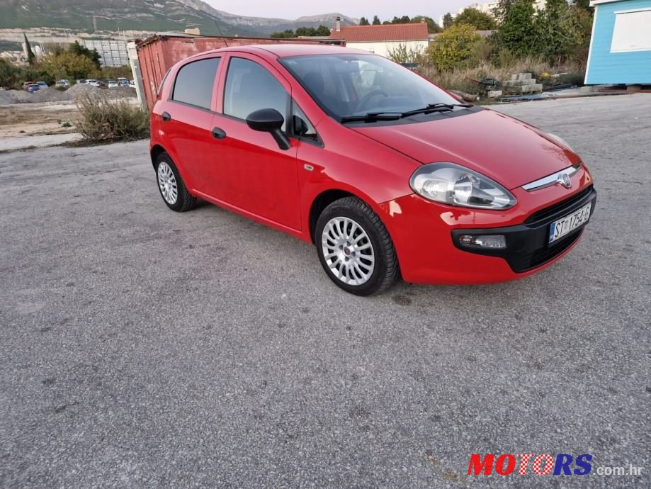 2010' Fiat Grande Punto photo #6