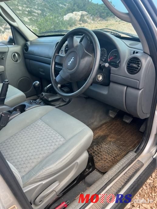 2005' Jeep Cherokee 2,8 Crd photo #6