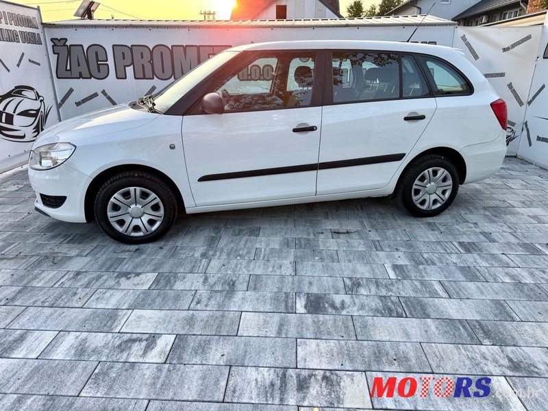 2010' Skoda Fabia Combi photo #5
