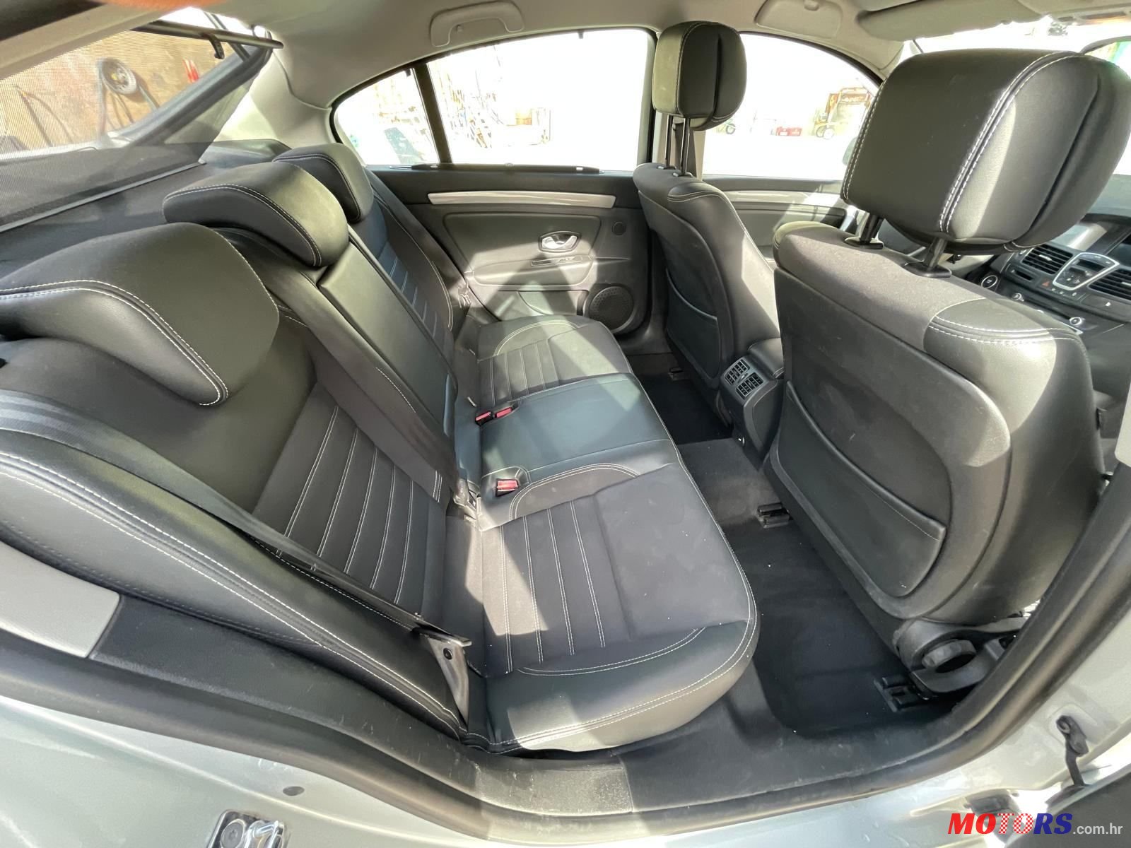 2010' Renault Laguna 1,5 Dci photo #6