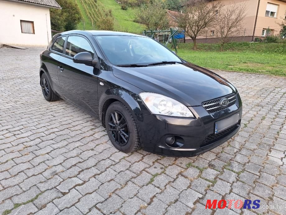 2009' Kia Ceed 1,6 Crdi Ex photo #2