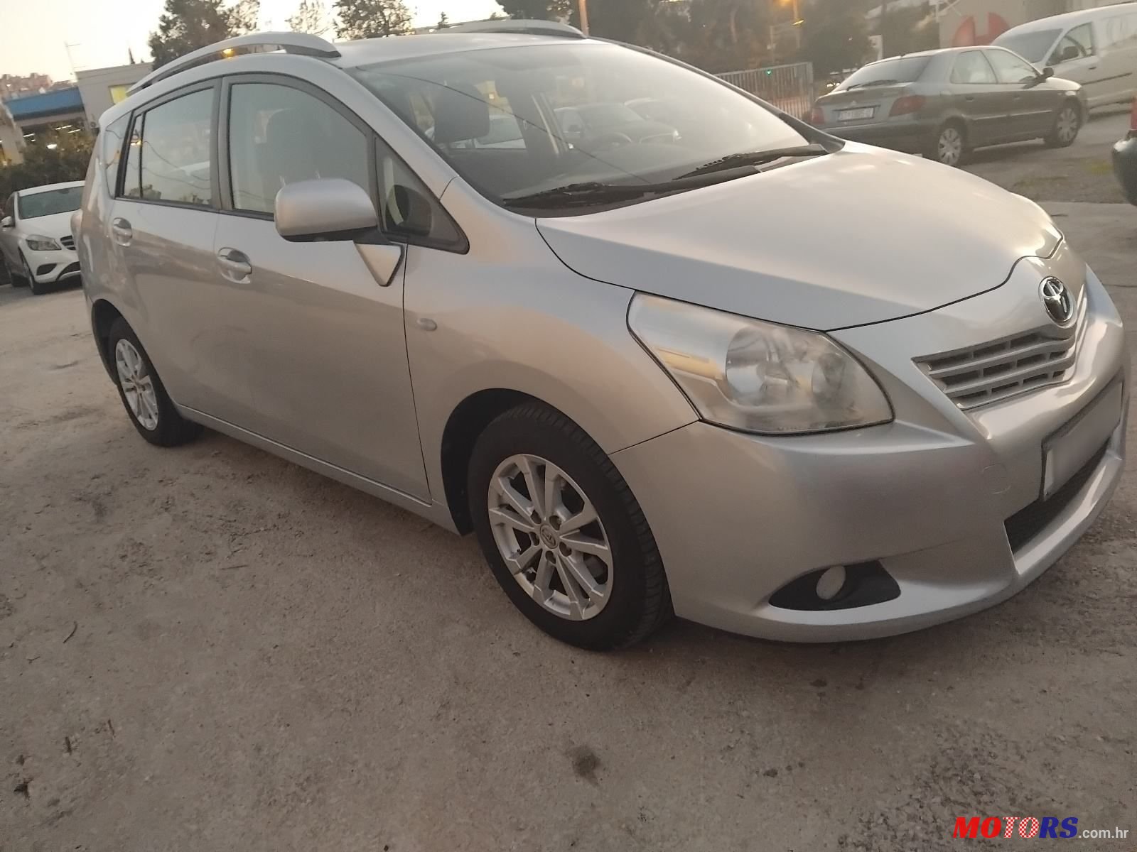 2012' Toyota Verso 2.0 D-4D Family photo #4