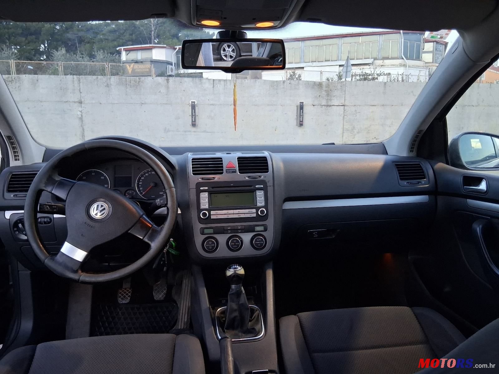 2008' Volkswagen Golf V 1.9 Tdi photo #6