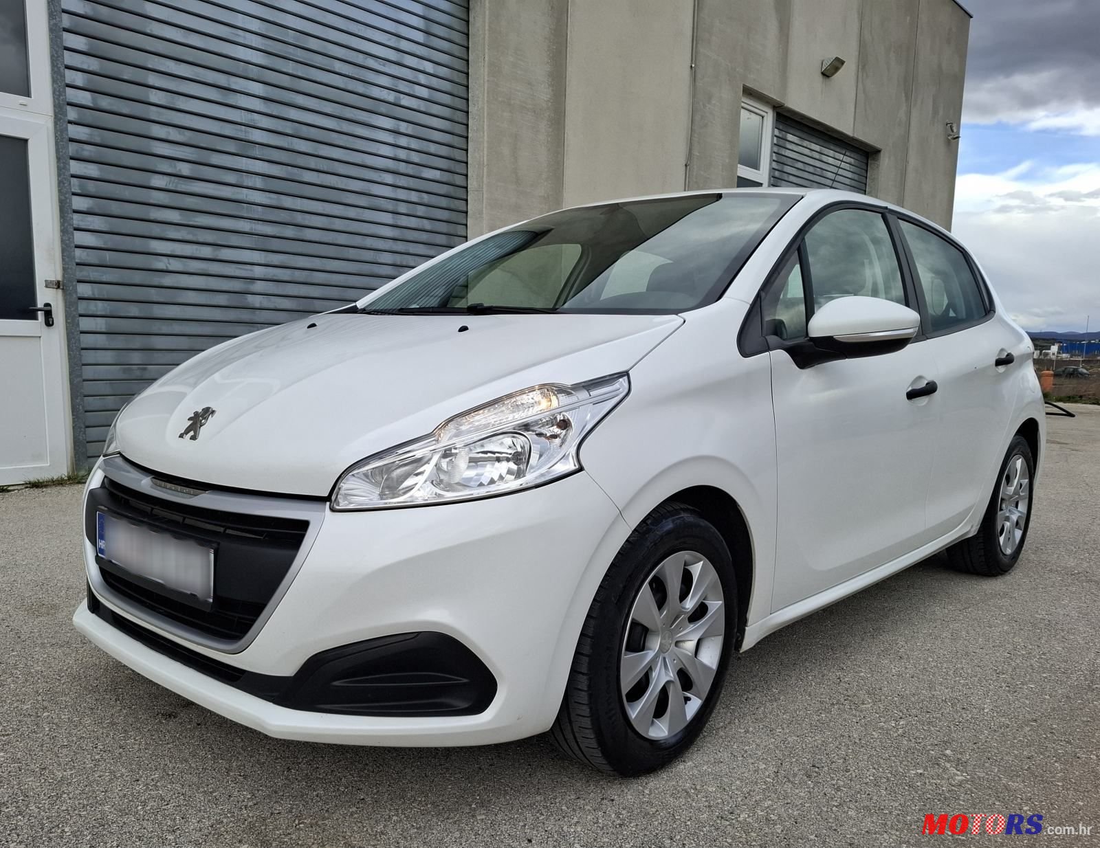 2017' Peugeot 208 1,6 Bluehdi photo #1