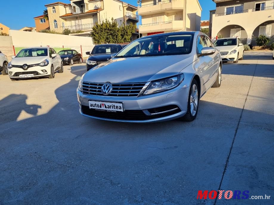 2012' Volkswagen Passat photo #1