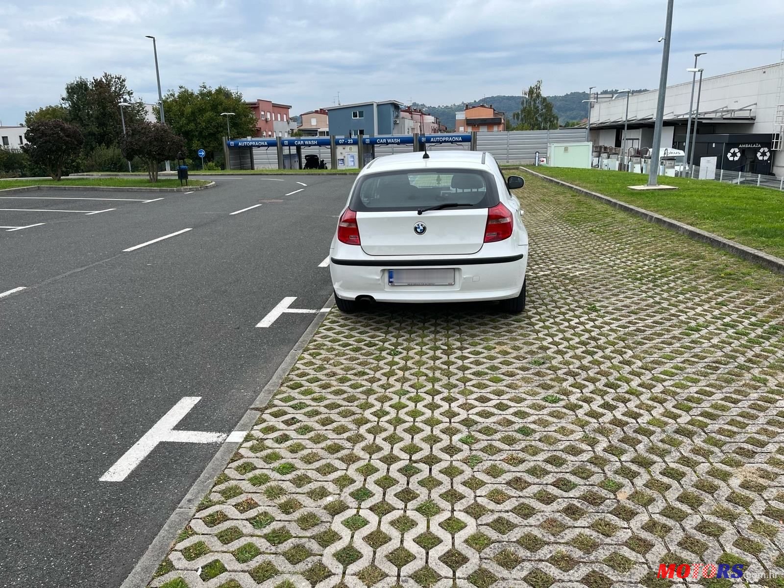 2011' BMW Serija 1 116D photo #2