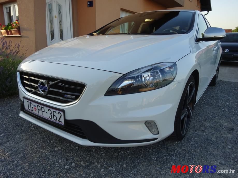 2013' Volvo V40 D4 photo #1