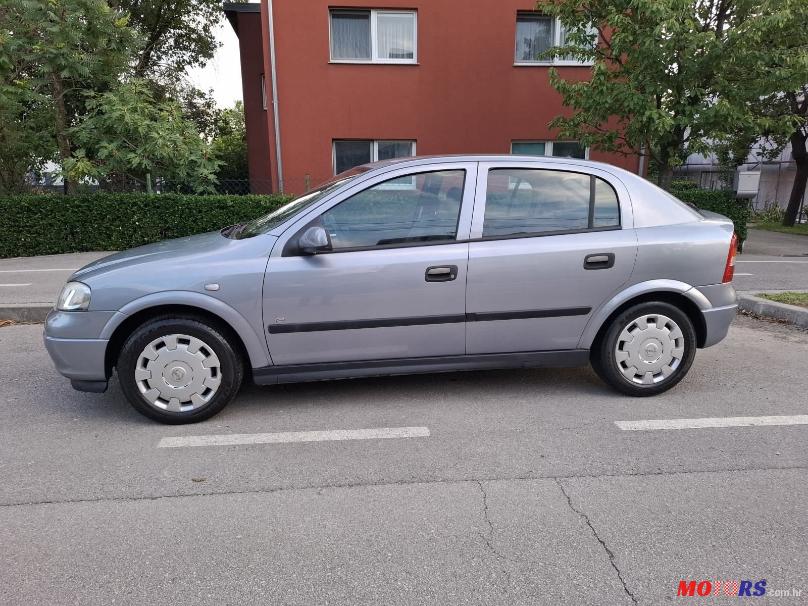 2008' Opel Astra photo #4