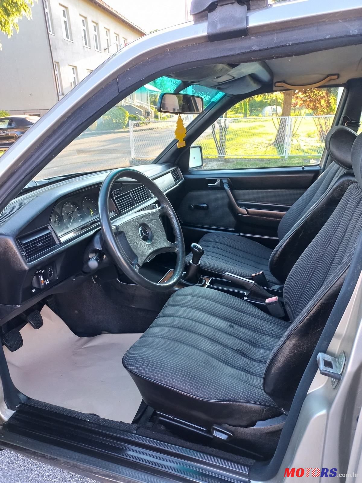 1986' Mercedes-Benz 190 D photo #5