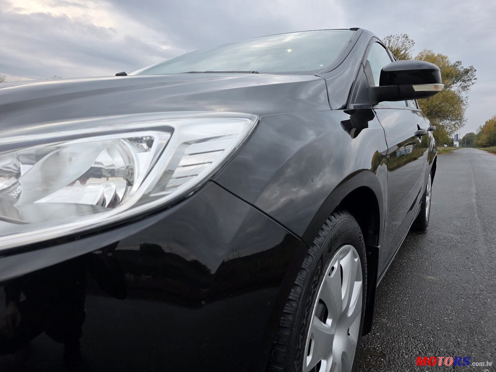 2011' Ford Focus 1,6 photo #2