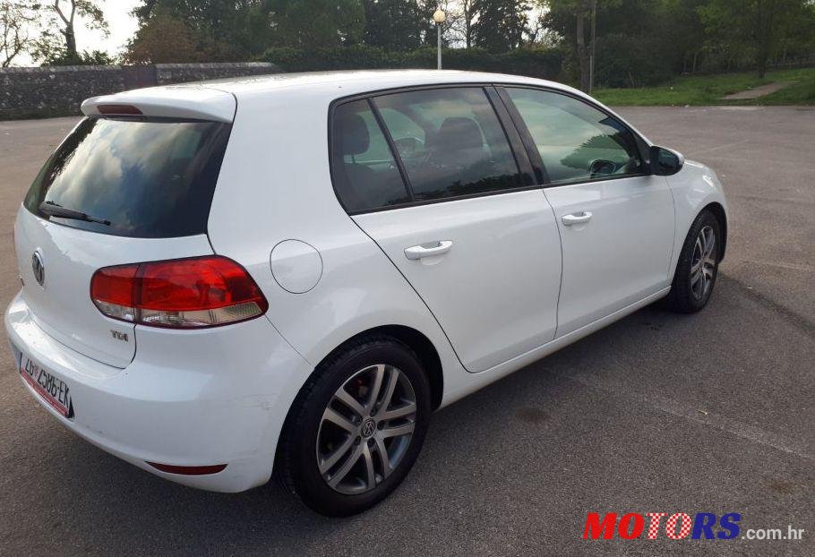 2011' Volkswagen Golf VI 1,6 Tdi photo #2