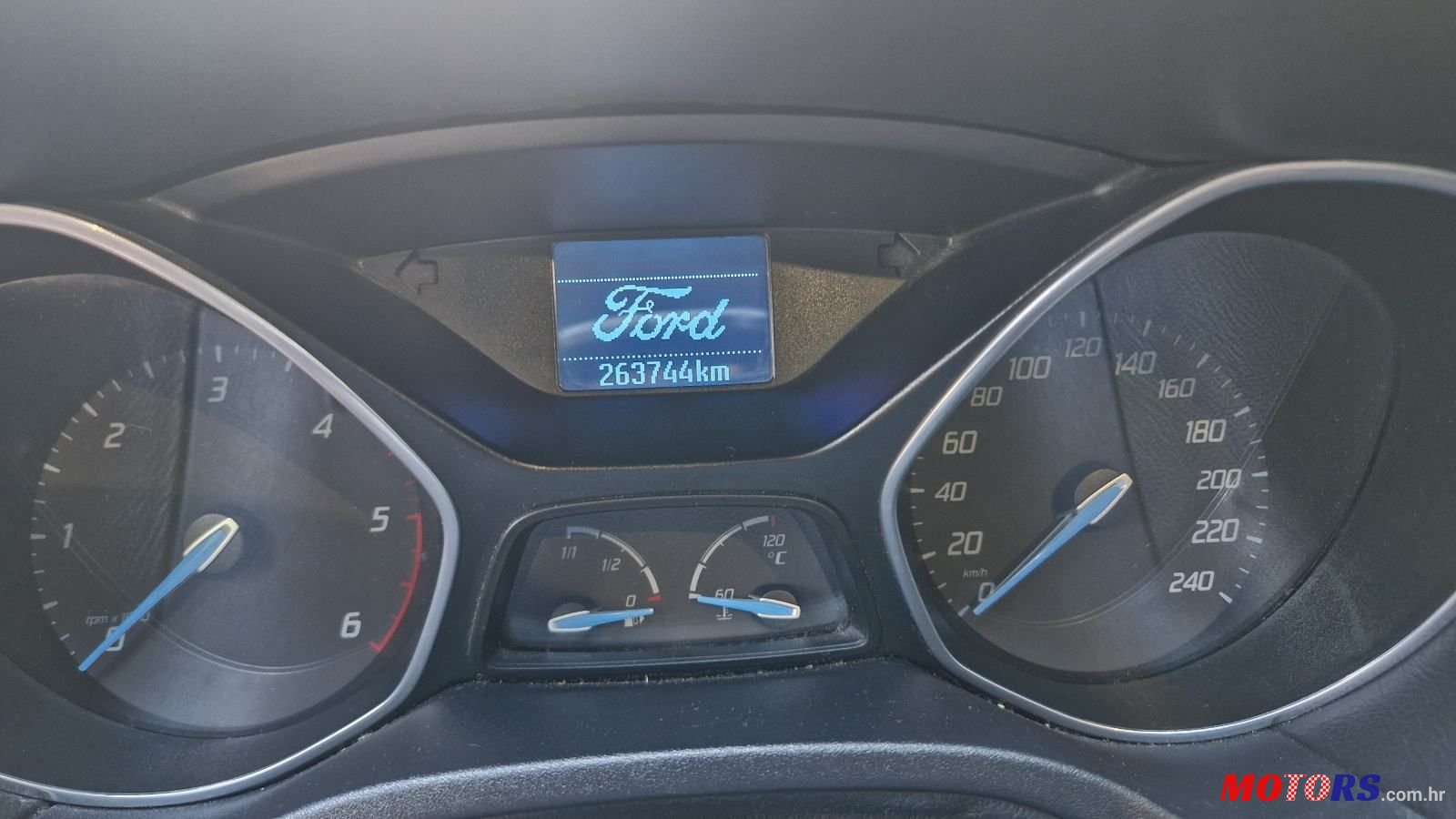 2012' Ford Focus Karavan photo #3