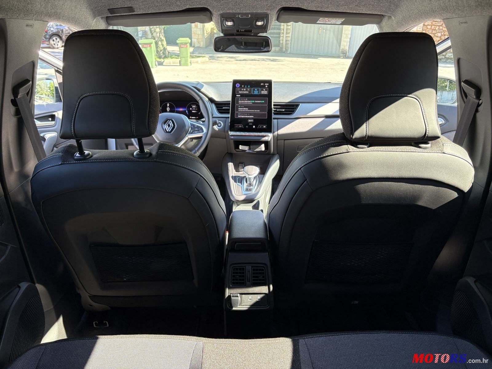 2024' Renault Captur Tce photo #4