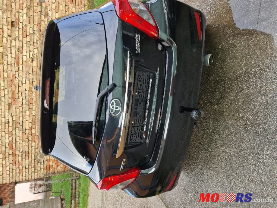 2014' Toyota Yaris photo #3