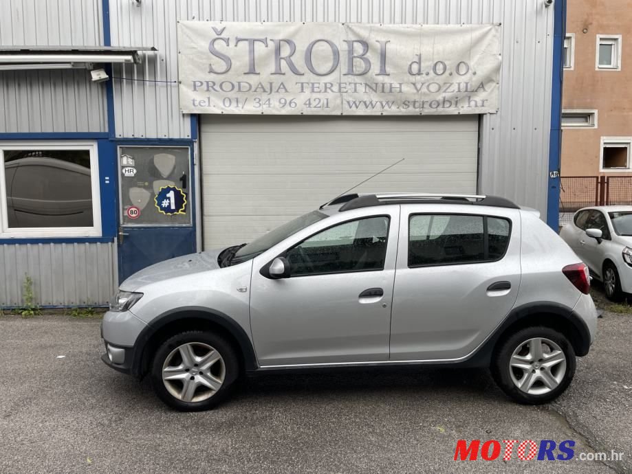 2016' Dacia Sandero photo #2